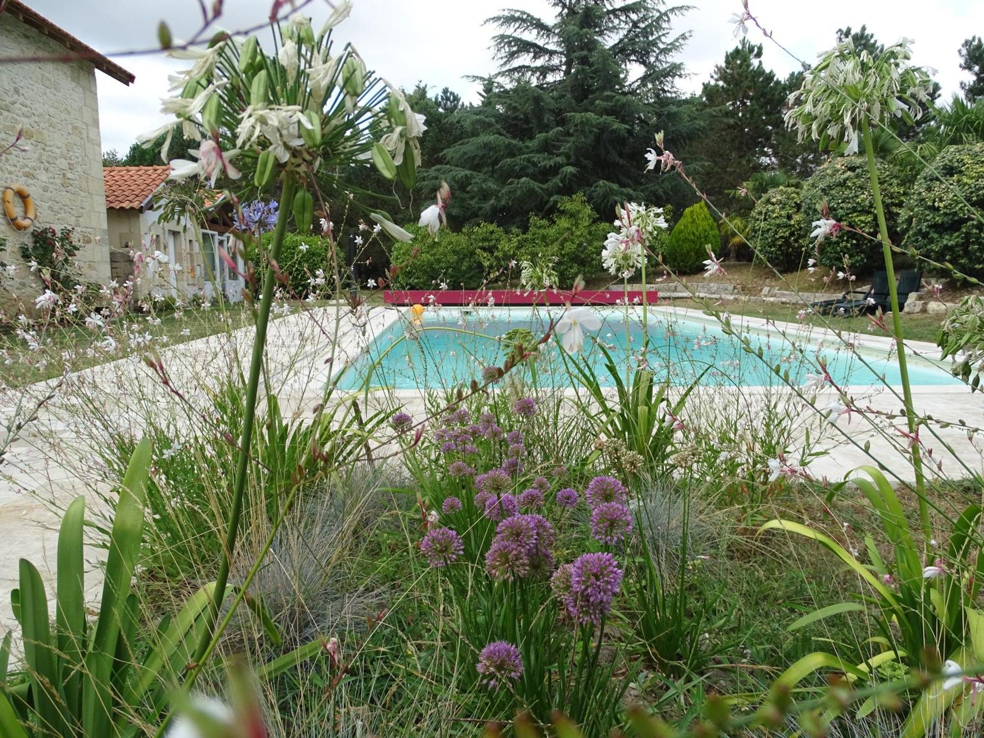 Villa Entiere Du Chateau Lacroix De Civrac 3 Ch, 3 Sdb, Piscine Xxl,Sauna, 4 Etoiles,7 Pers Exterior photo